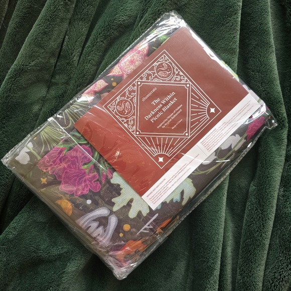 Illumicrate Book Box Bundle - Picture 8 of 13